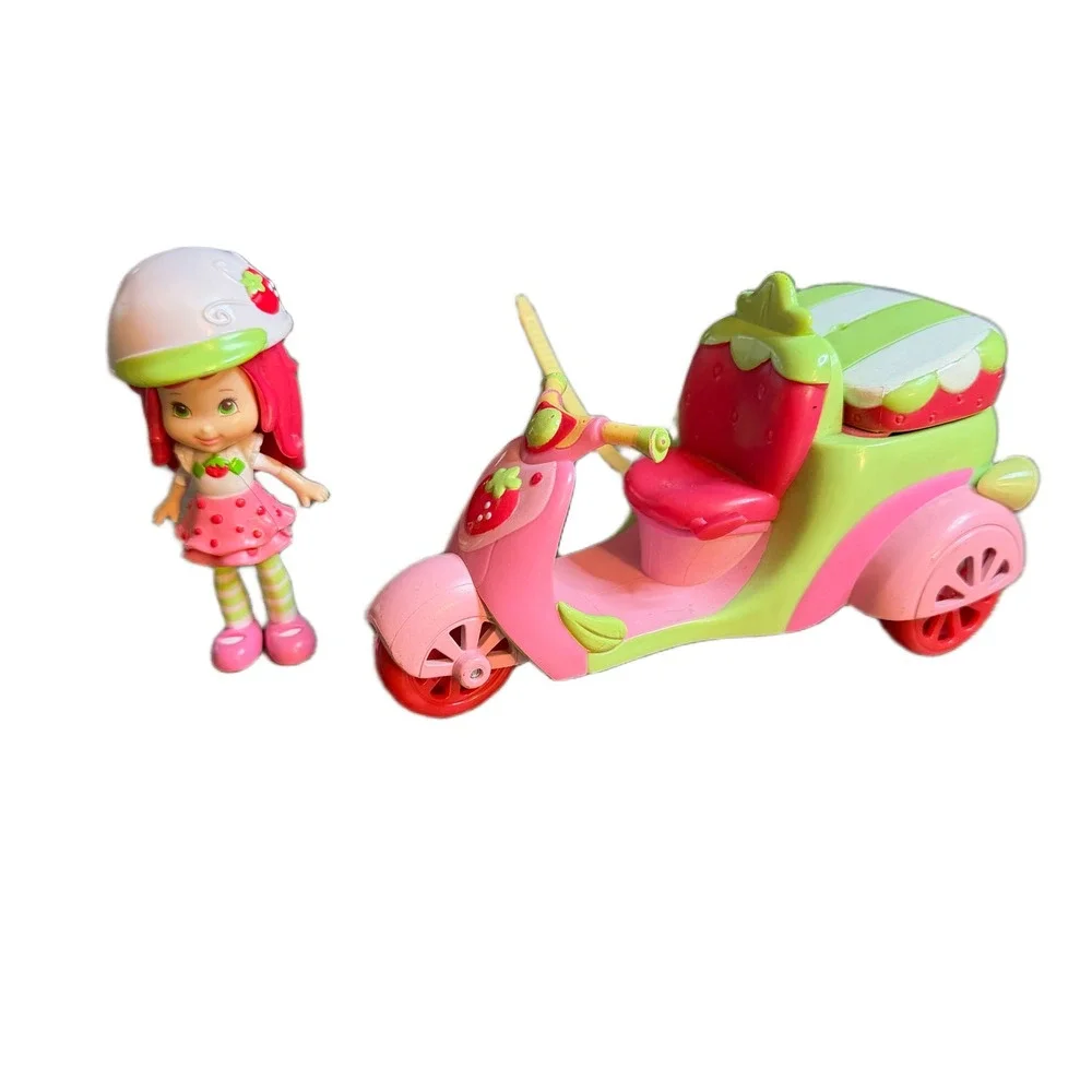 Strawberry Shortcake Doll and Delivery Scooter Trike Playset Pink Green Toy
